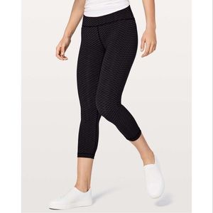 Lululemon Wunder Under Hi Rise Crop Leggings Score Jacquard Black and White EUC